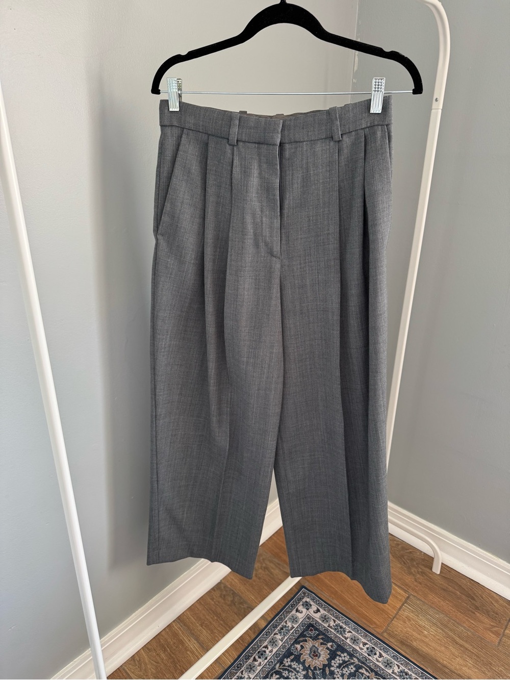 COS Light Gray Pleated Wide-Leg Trousers